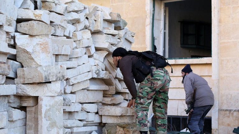 المعارضة تخوض "حرب شوارع" في حي حلب الجديدة