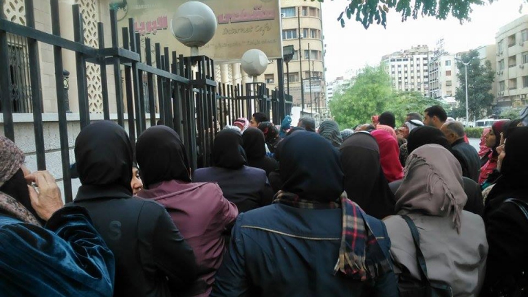 هل يستحق راتب التقاعد تحمّل عناء الإنتظار؟
