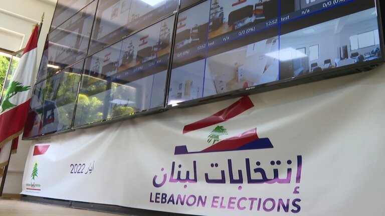 "بمرحلة العدم".. سوريون بين الحذر والقلق يترقبون الانتخابات اللبنانية 