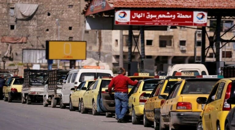 طوابير السيارات في سوريا - hashtagsyria