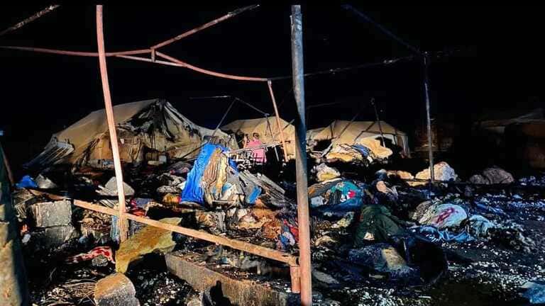 آثار اندلاع حريق في مخيم الكنائس بإدلب - منسقو استجابة سوريا